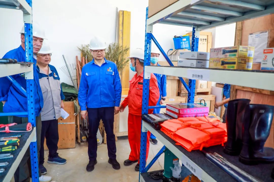 翠籠蒲艾香，慰問送安康——安彩高科總經(jīng)理端午節(jié)慰問一線職工